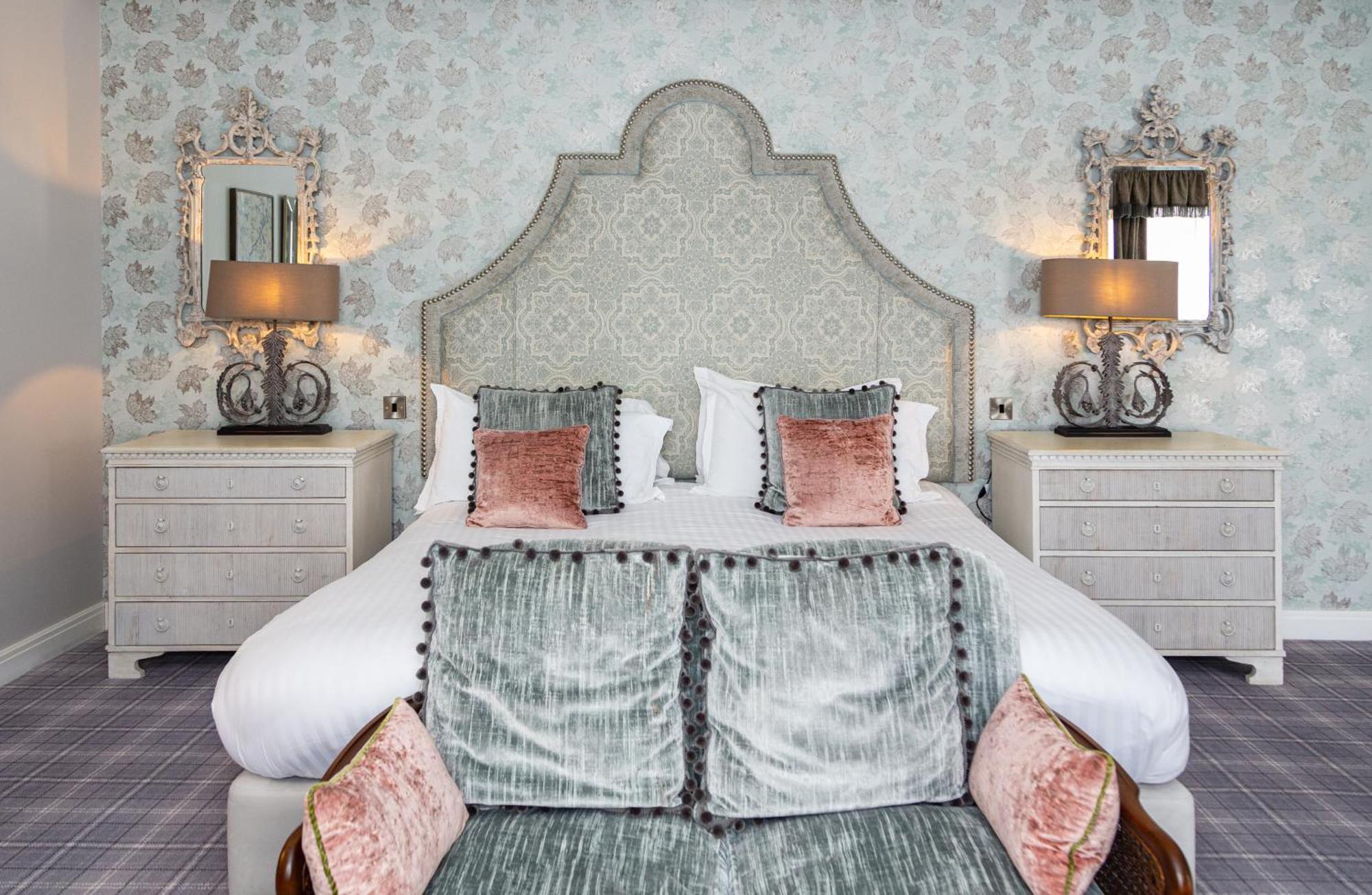 Peak Edge Hotel Честърфилд Екстериор снимка