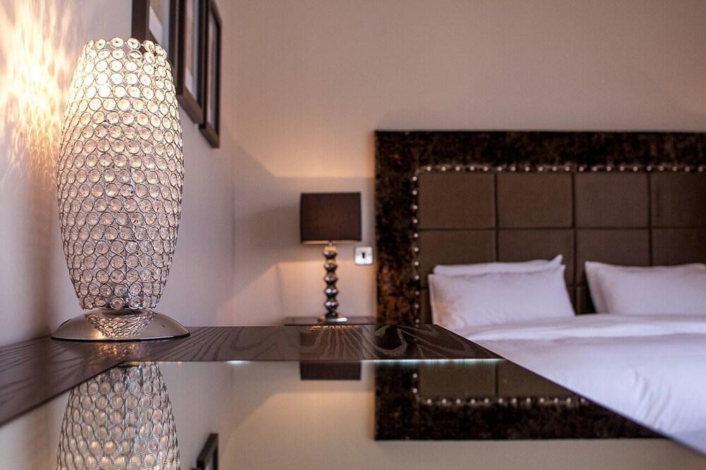 Peak Edge Hotel Честърфилд Екстериор снимка